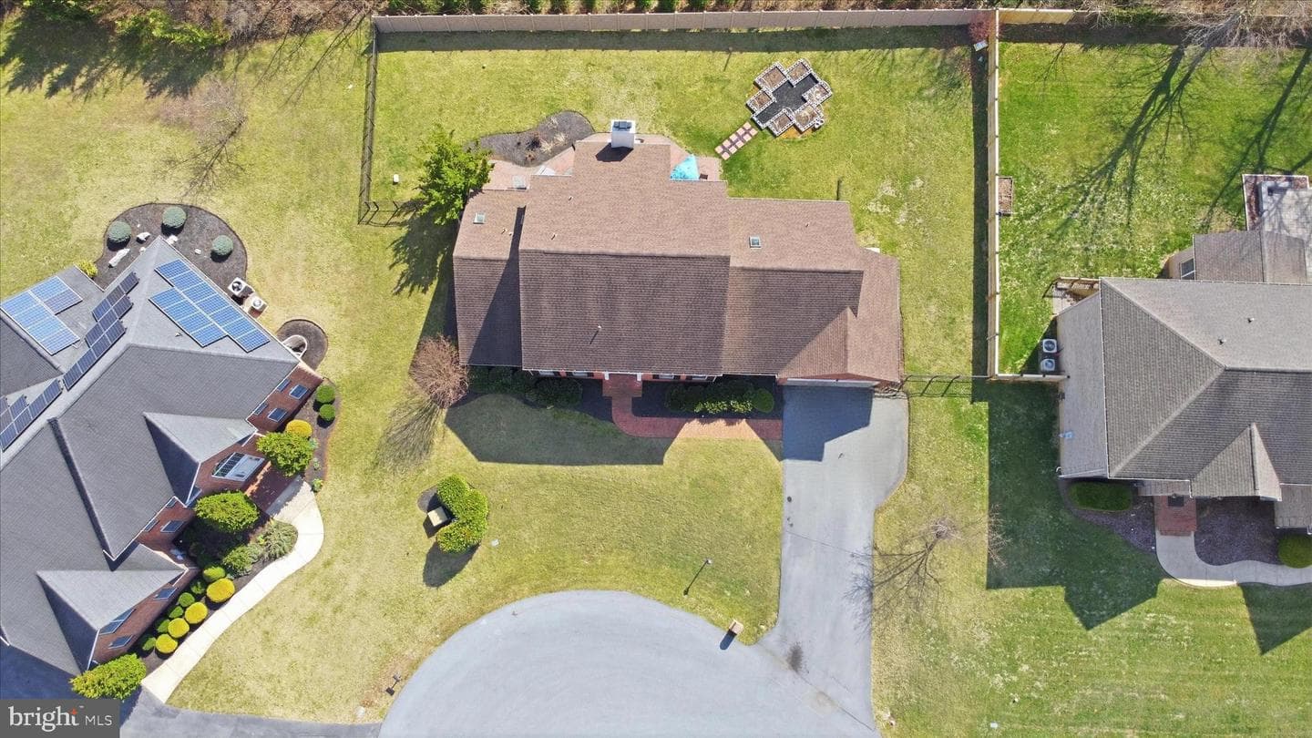 18819 Fountain Terrace photo 37
