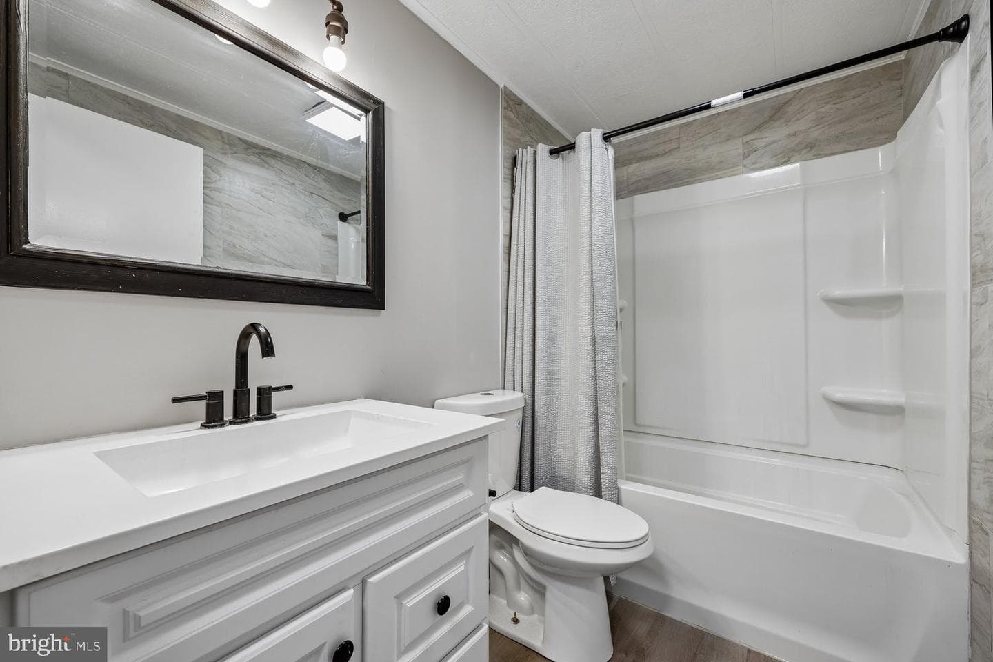 21639 Leiter Street photo 16
