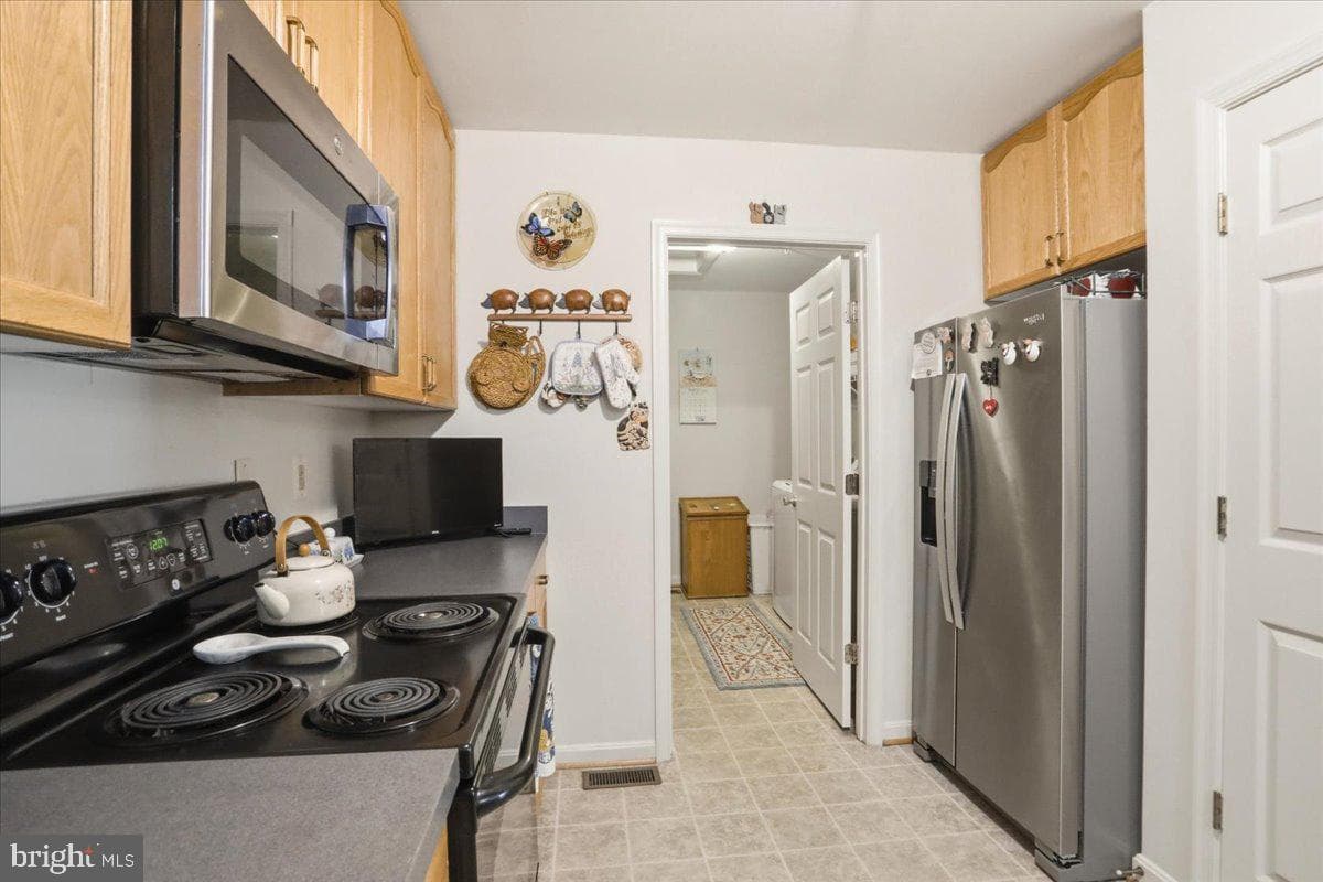 5 Eckstine Court photo 8