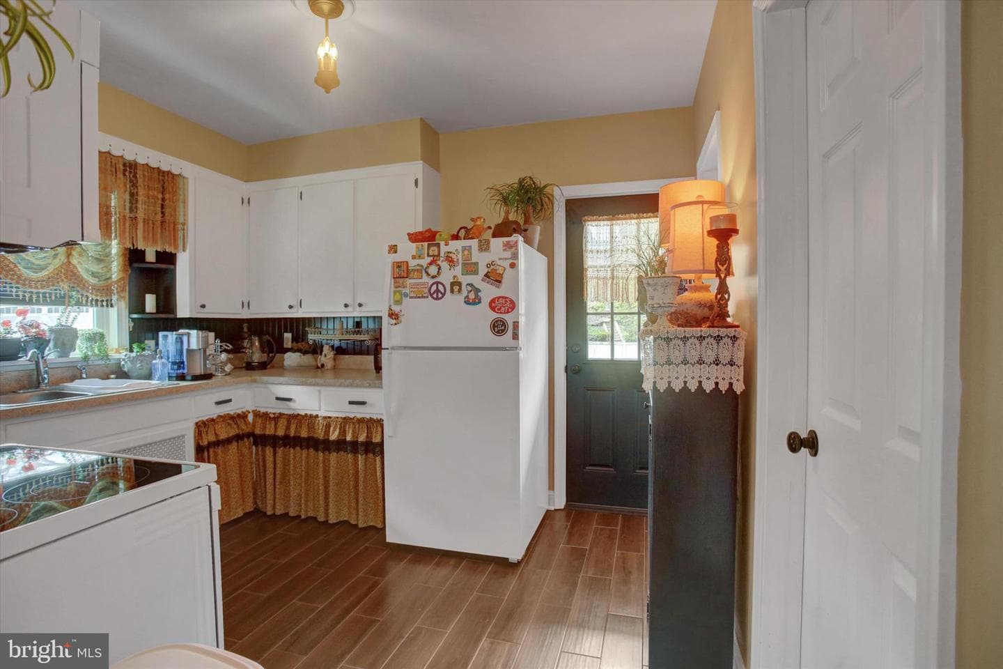 207 E Irvin Avenue photo 12