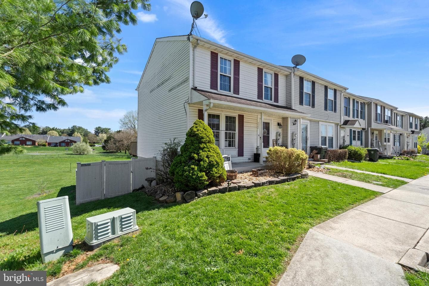 222 Lily Court photo 2