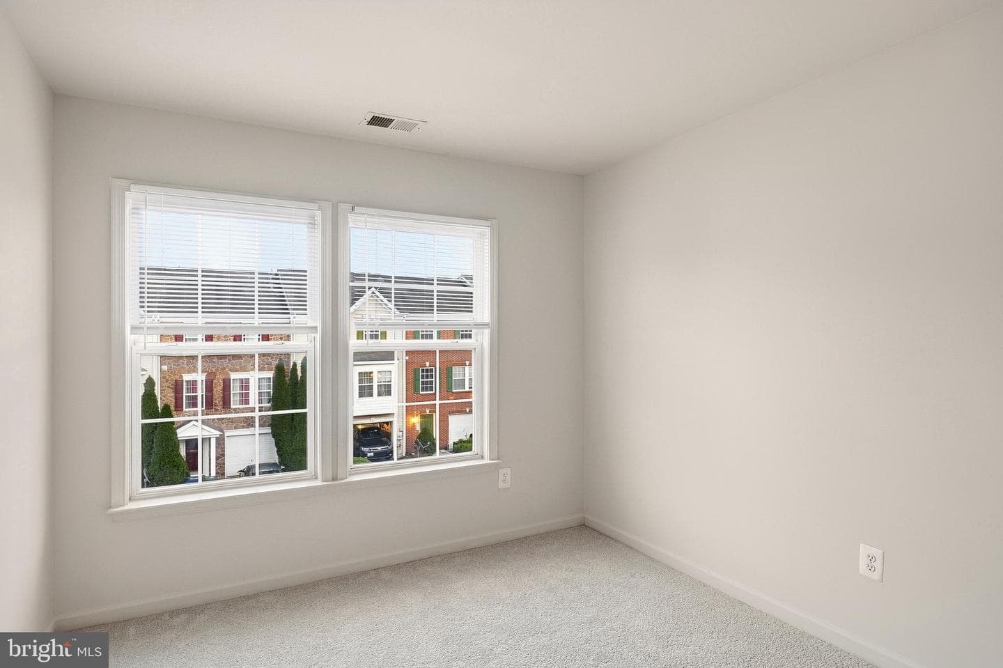 752 Monet Drive photo 27