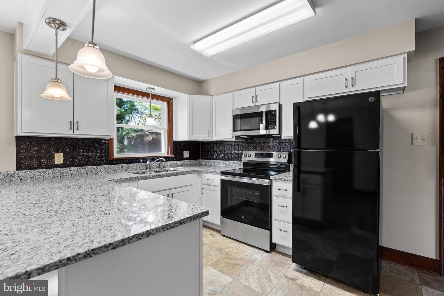 17521 Gay Street photo 12
