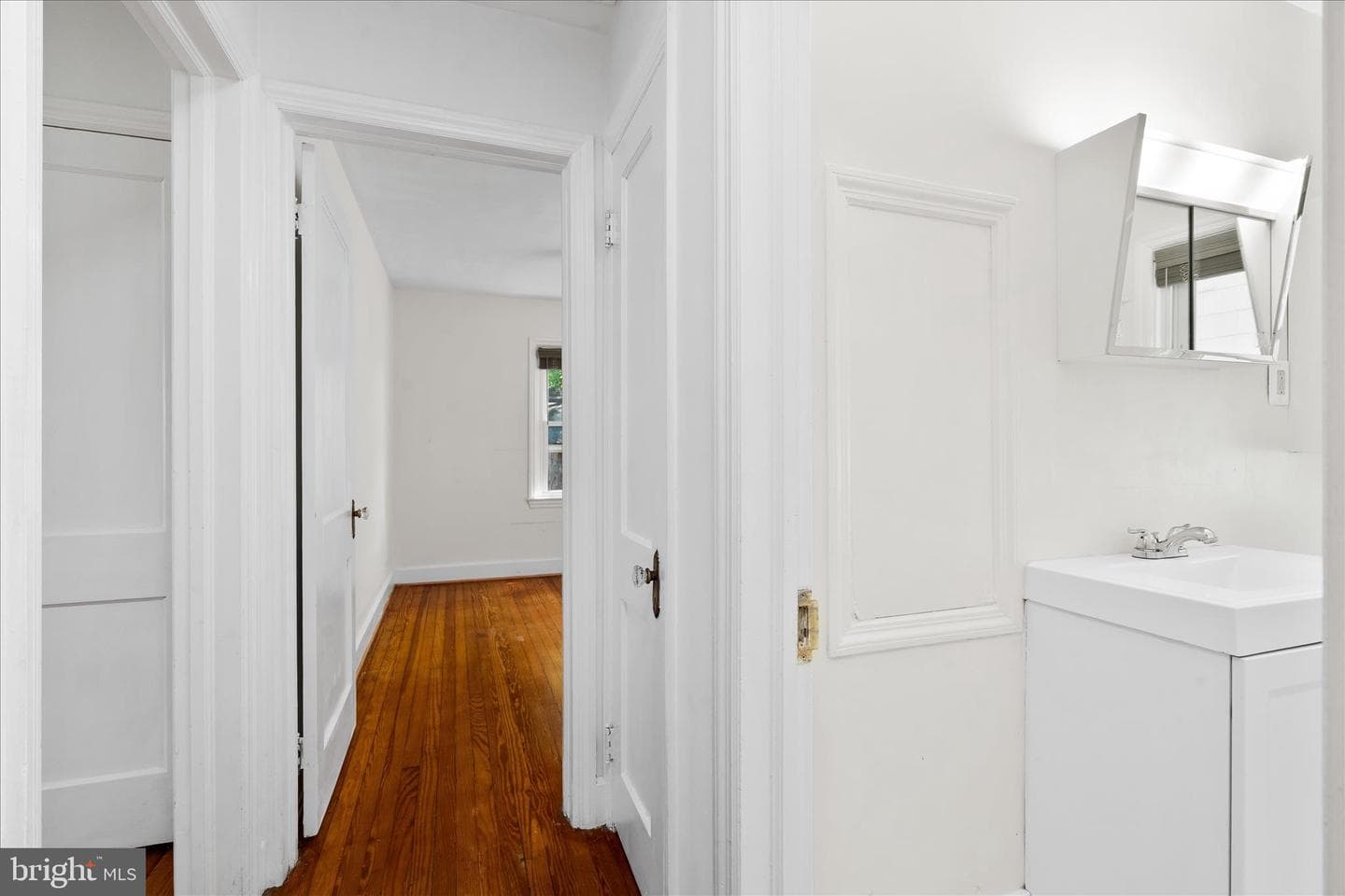 402 Guilford Avenue photo 11