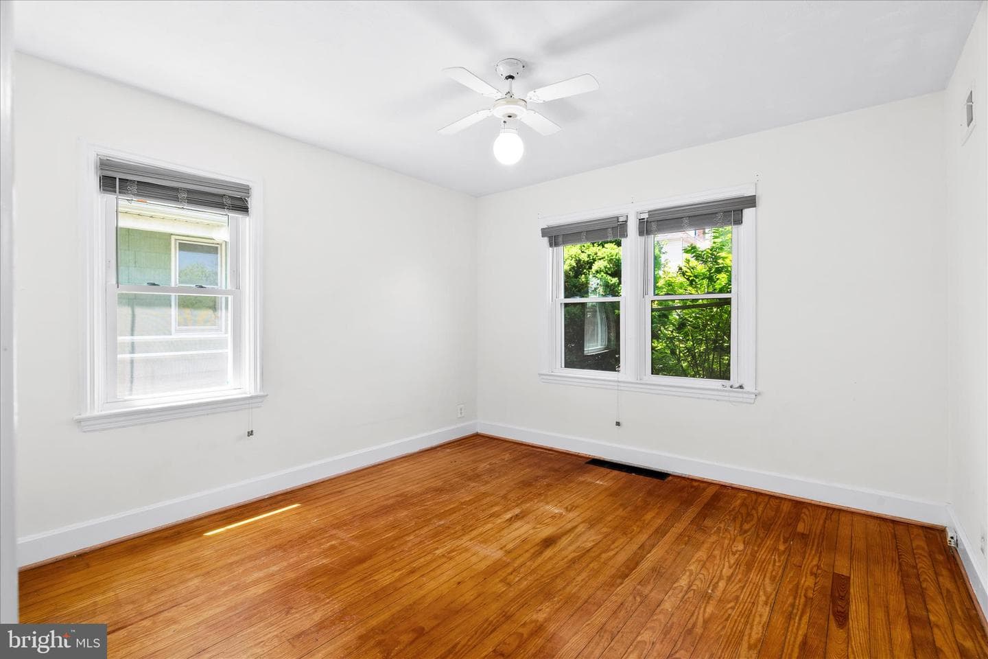 402 Guilford Avenue photo 12