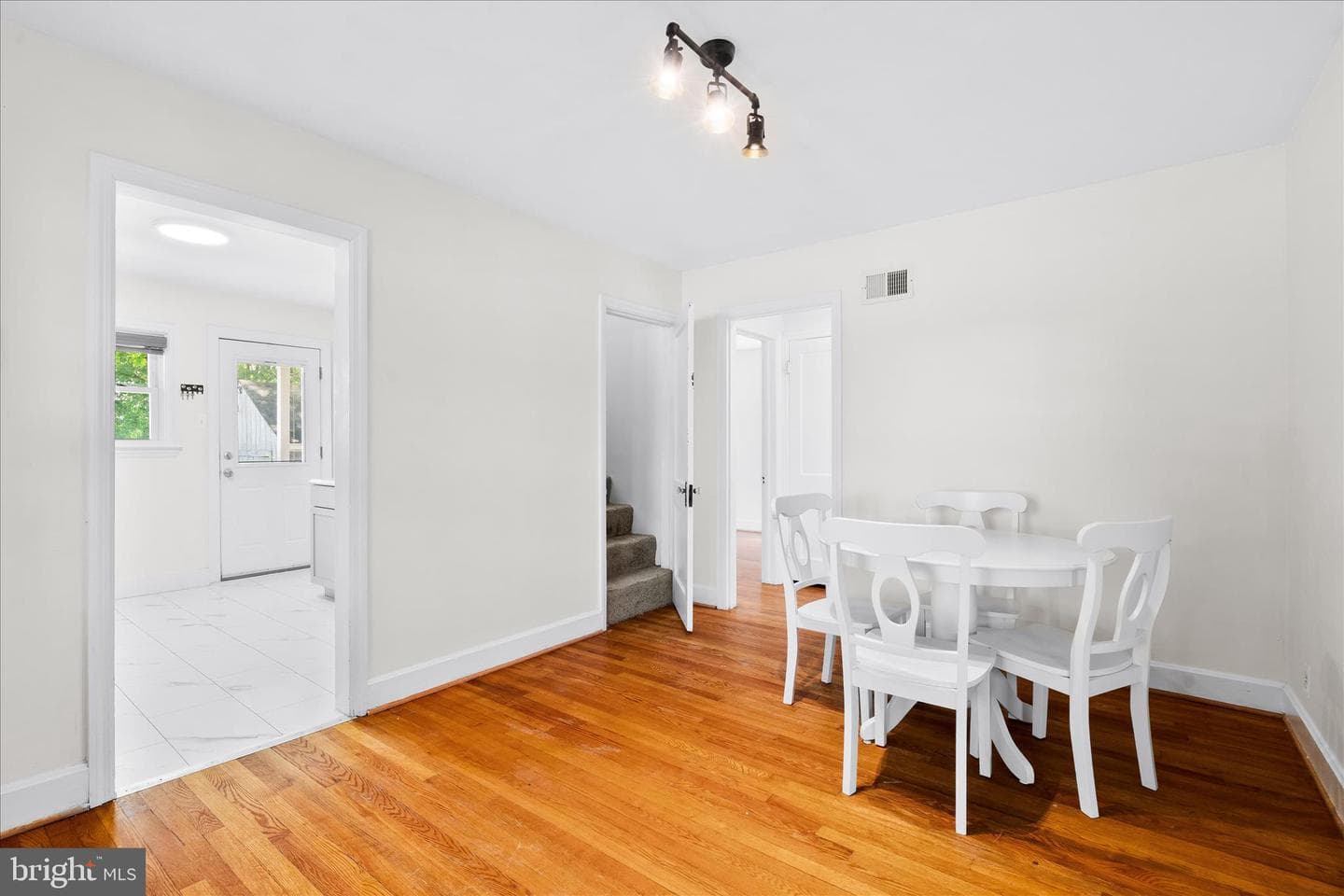 402 Guilford Avenue photo 38