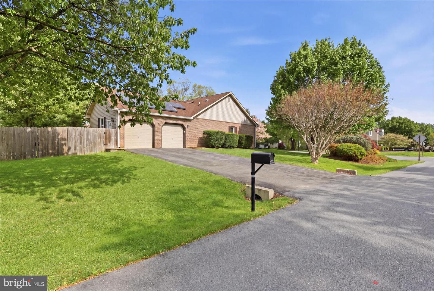 1813 Winston Drive photo 5