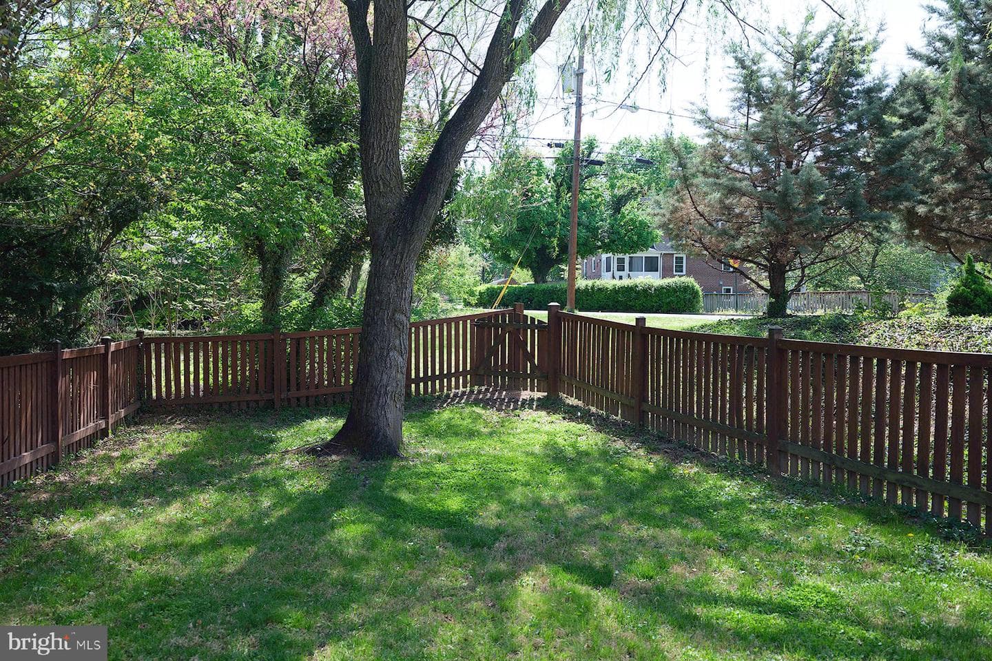520 May Street photo 44