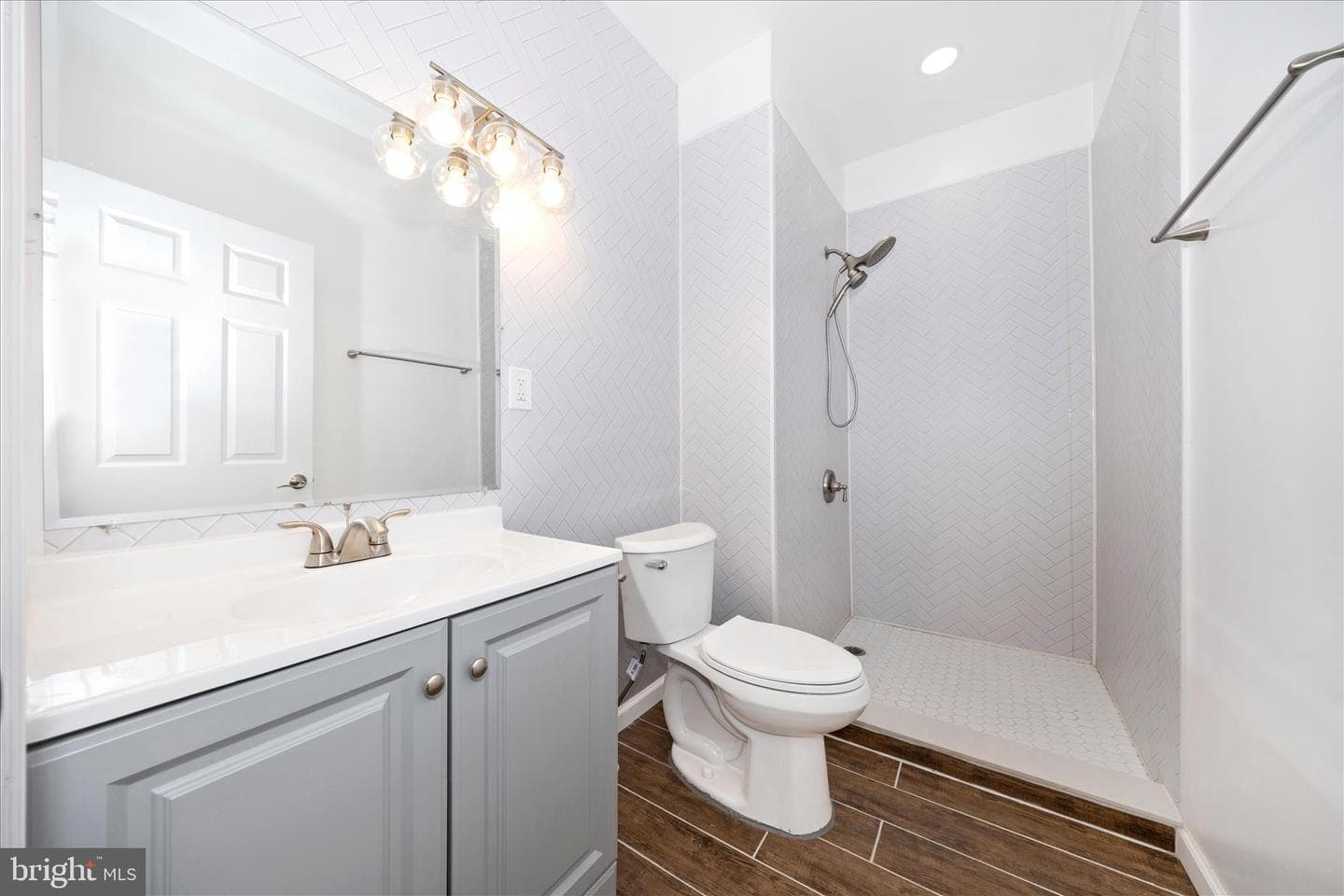 16 Belview Avenue photo 17