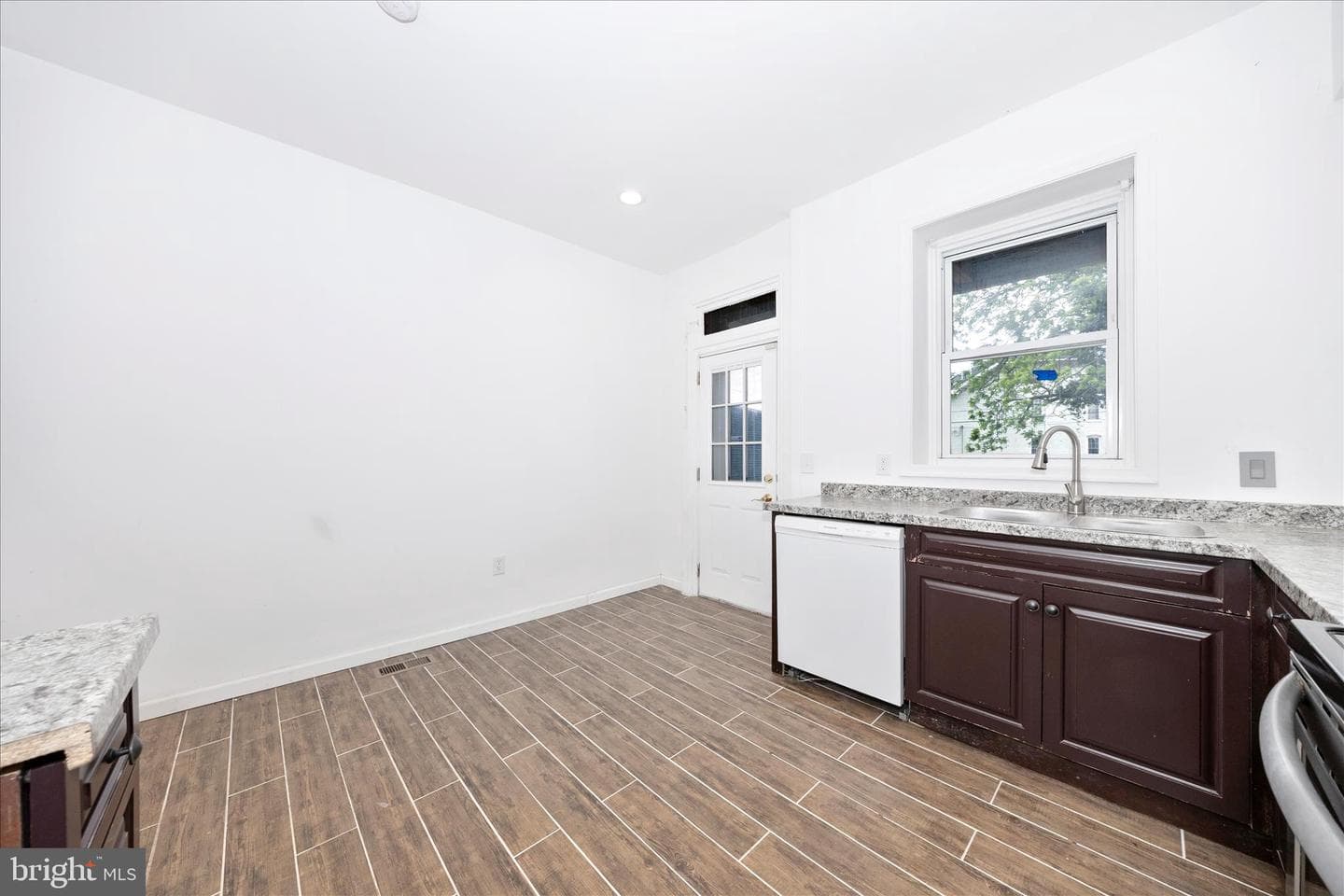 16 Belview Avenue photo 6