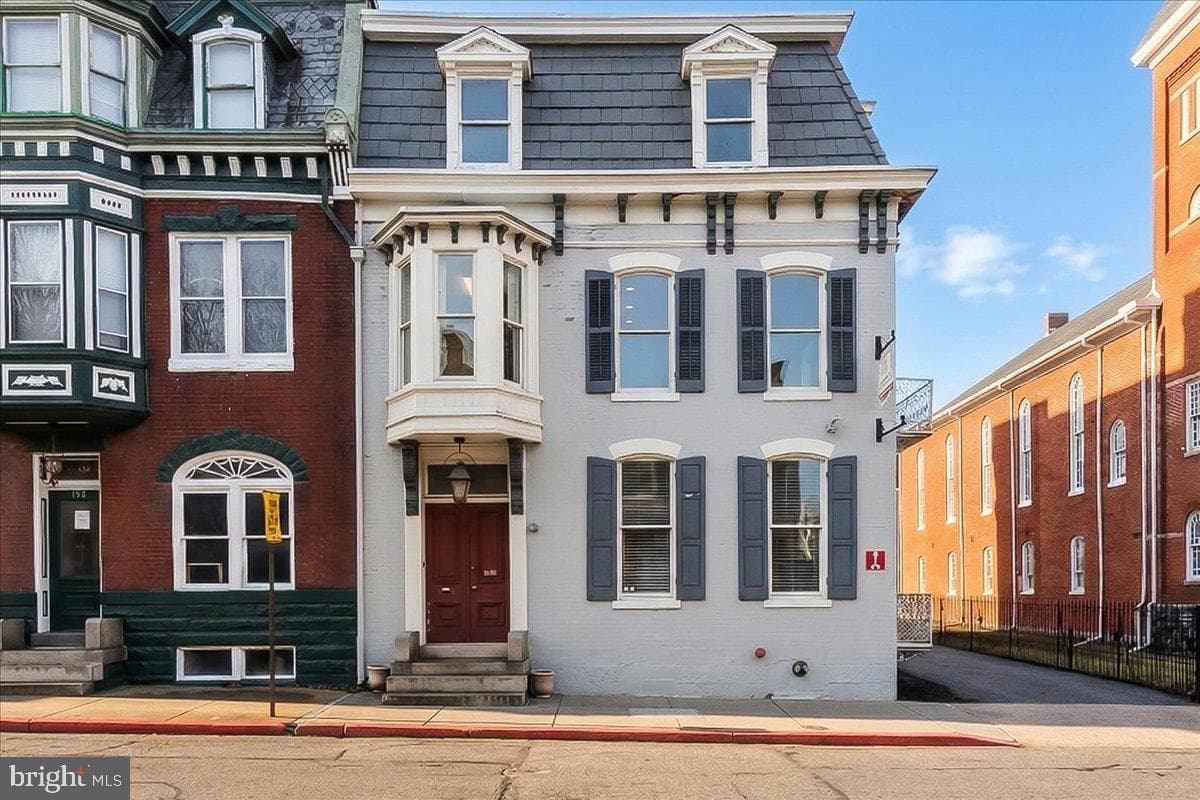 140 S Potomac Street photo 3