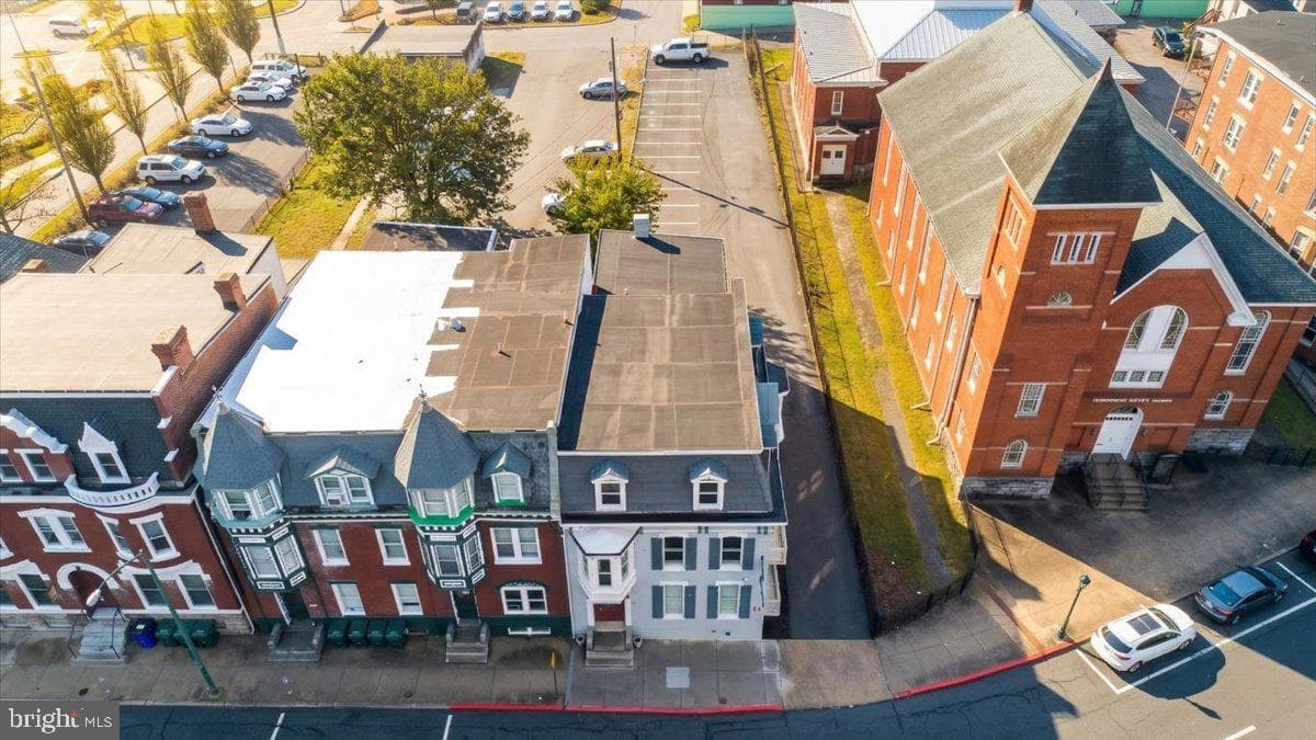 140 S Potomac Street photo 33