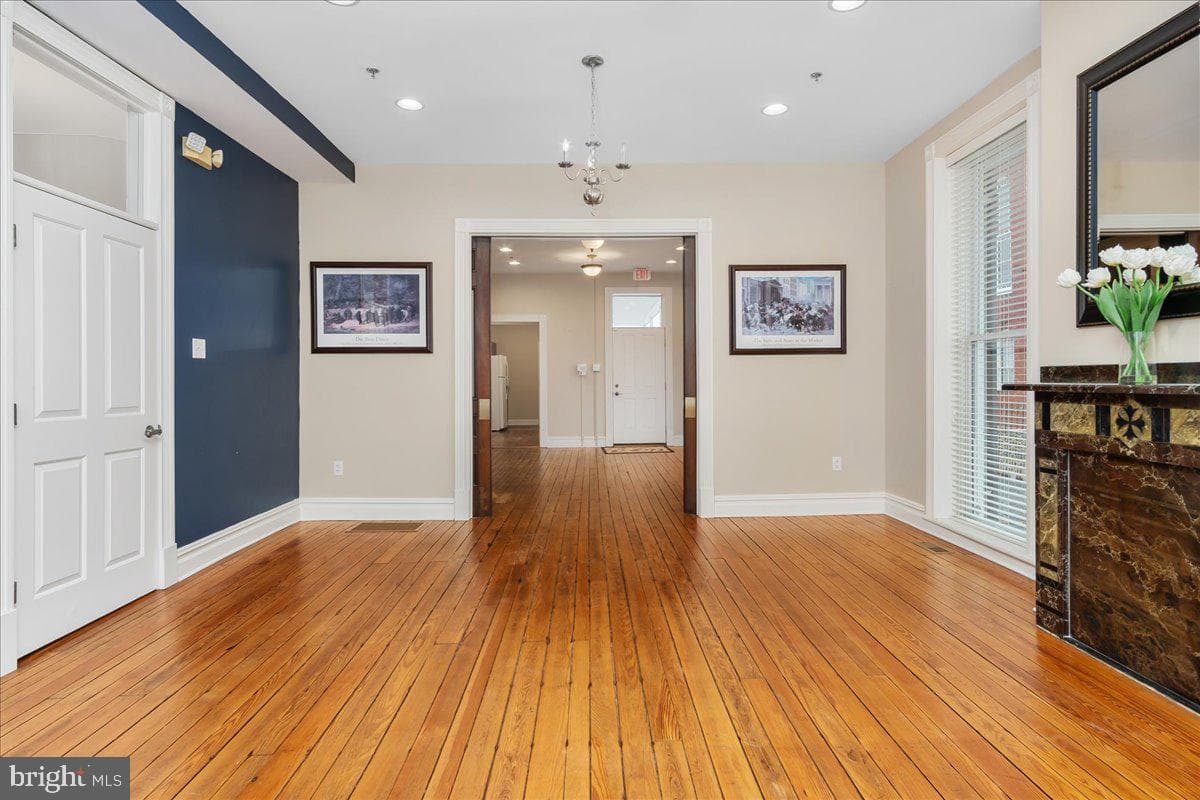 140 S Potomac Street photo 9