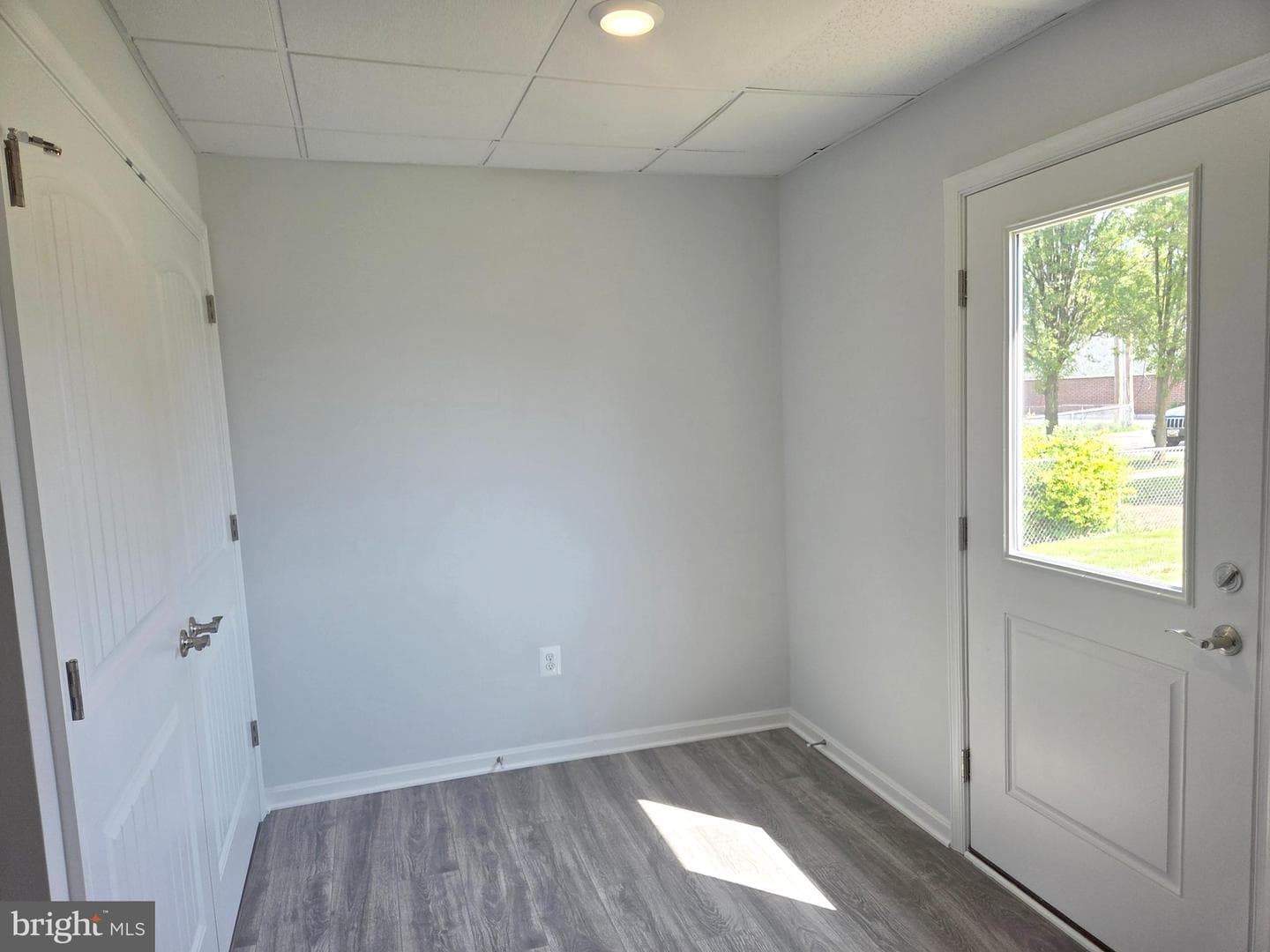 460 Pangborn Boulevard photo 11