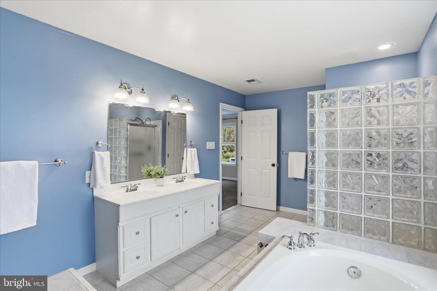 13812 Countryside Drive photo 34