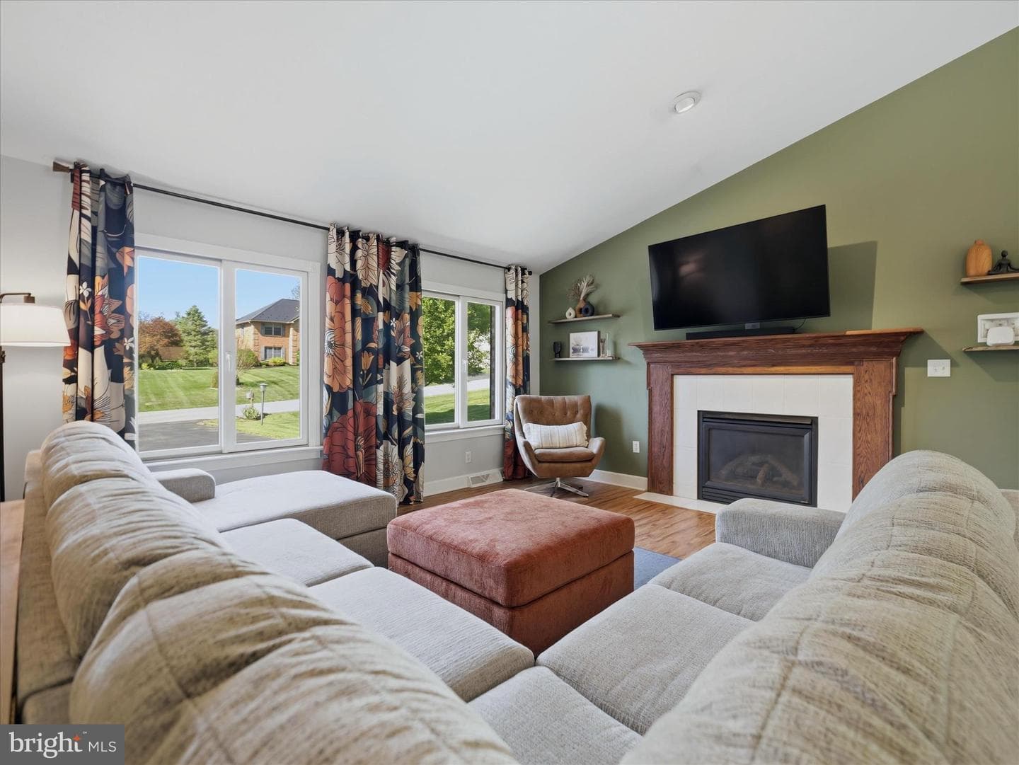 10727 Apple Tree Lane photo 4