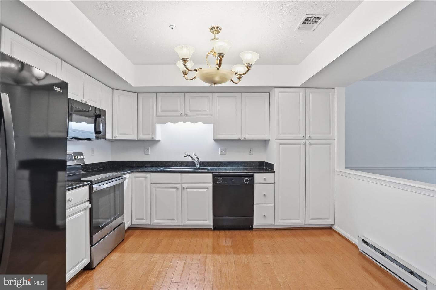 1038 Matthew Court photo 12