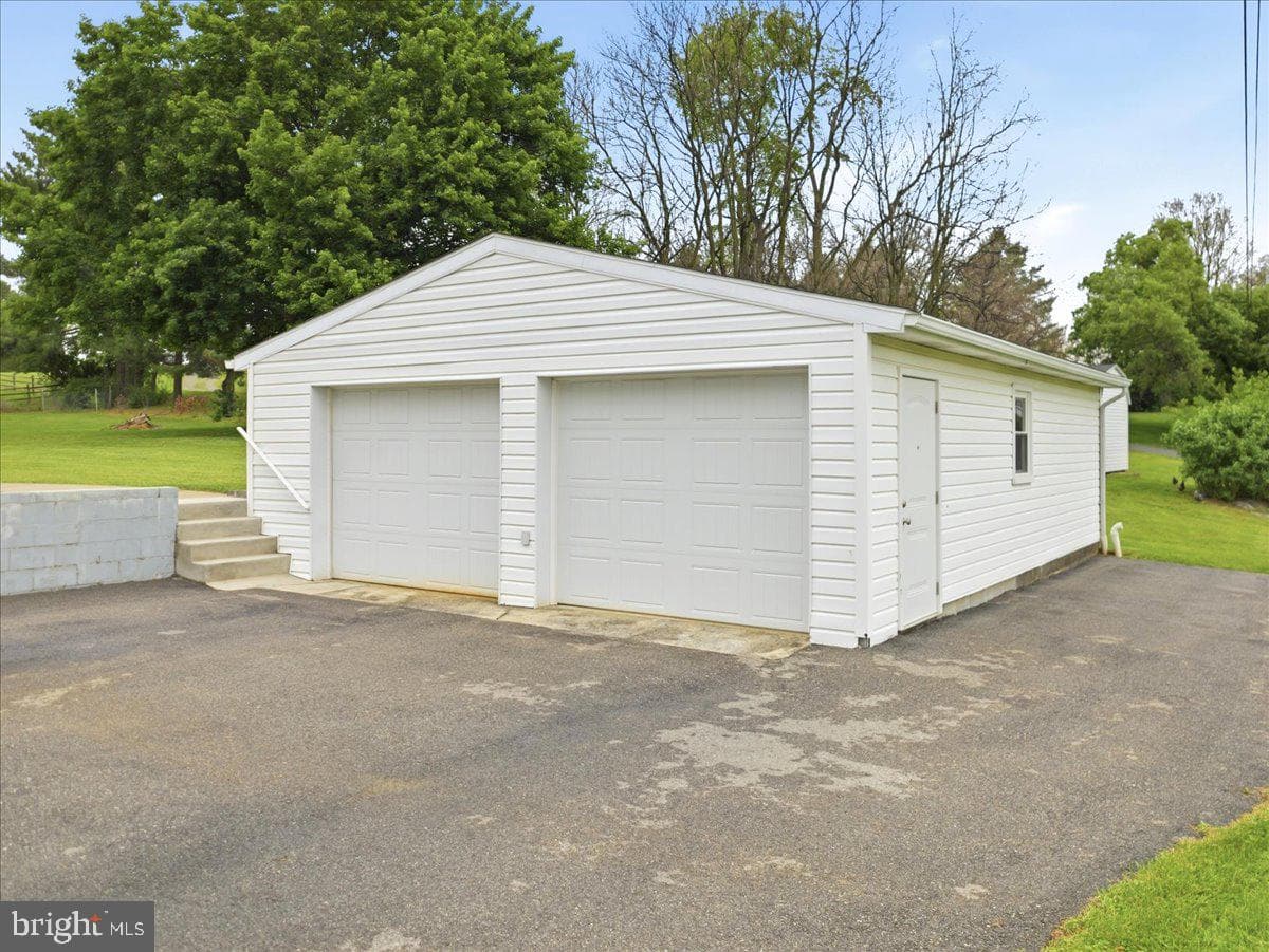 10031 Beaver Creek Church Road photo 3