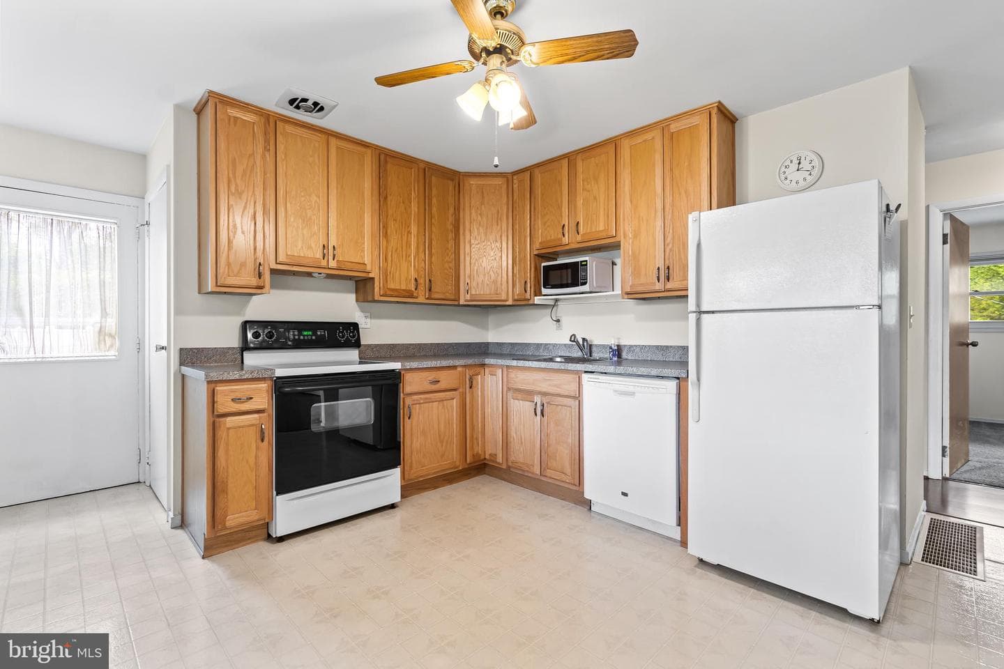 1123 Outer Drive photo 12