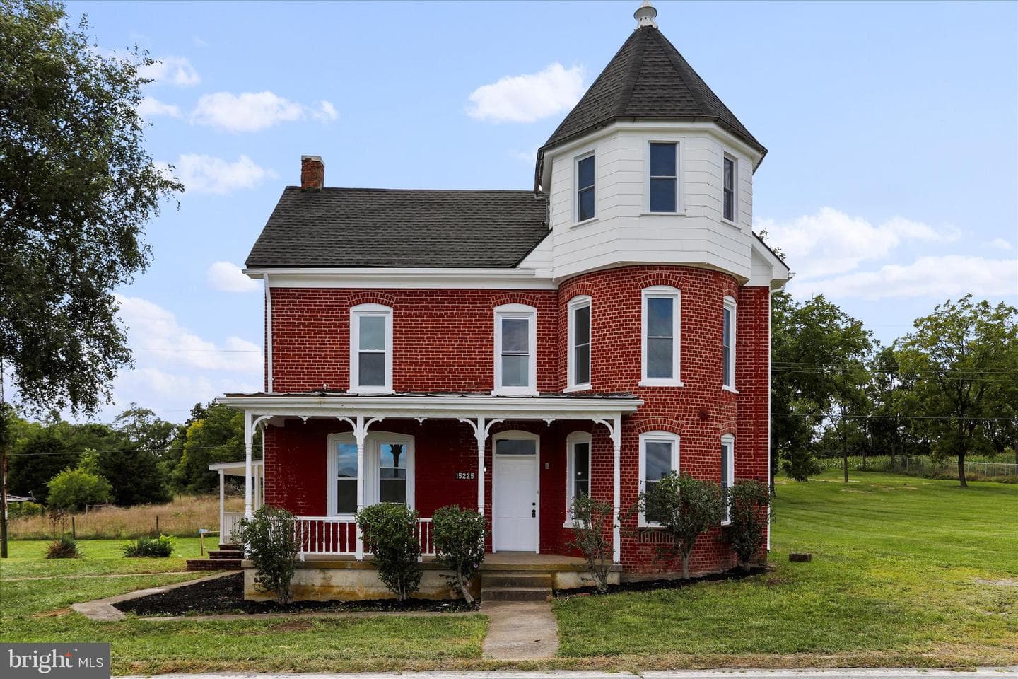 15225 Fairview Road photo 3