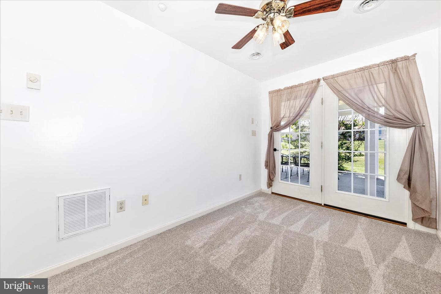 372 Winding Oak Drive photo 23
