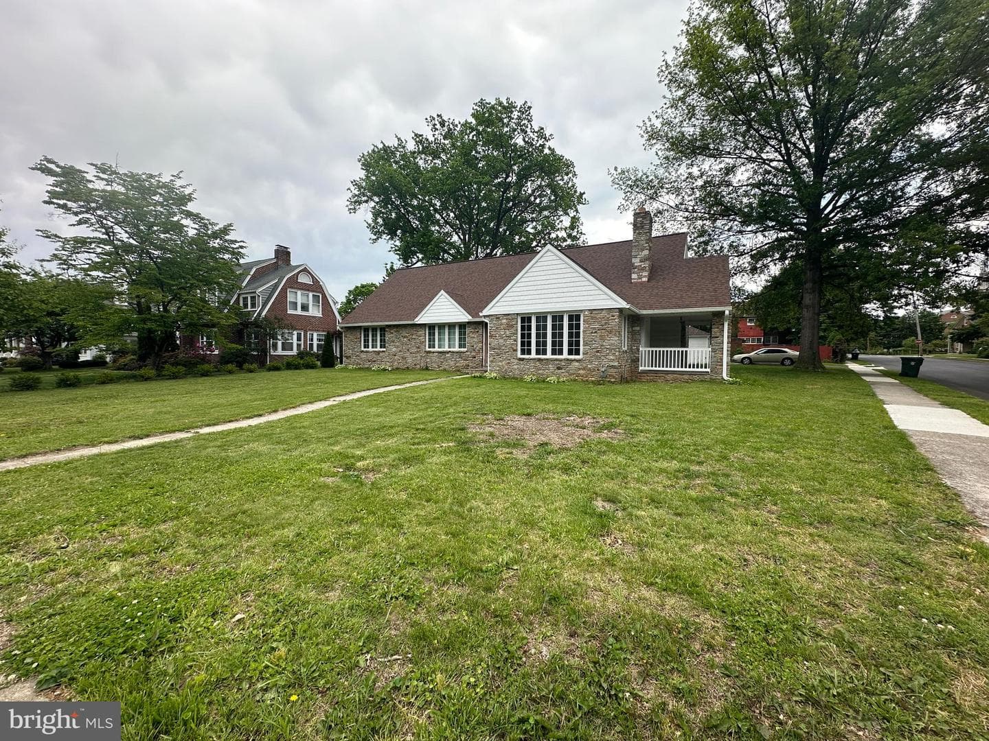 1400 Oak Hill Avenue photo 3