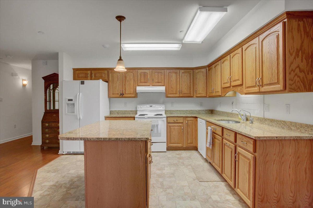 19446 Sapphire Drive photo 15