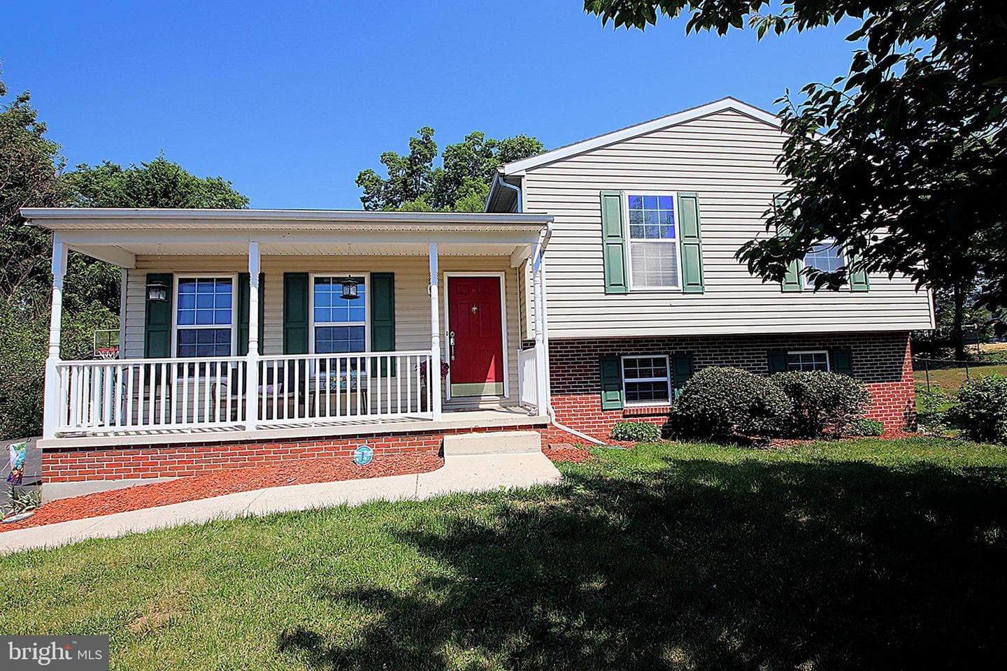 16903 Hampshire Drive photo 3