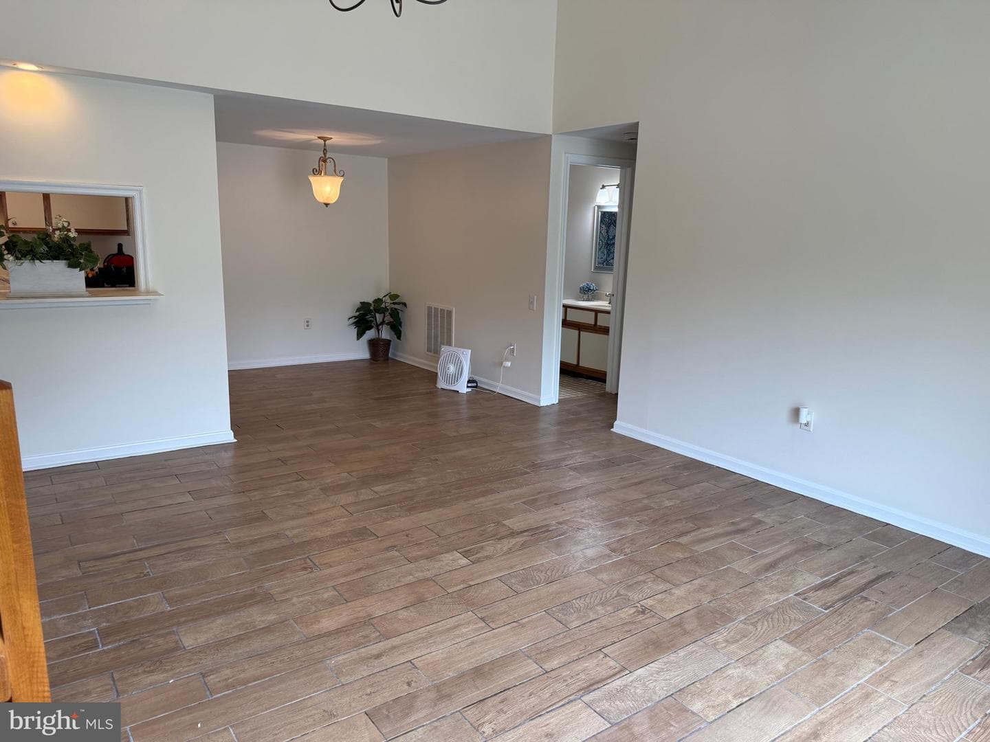 1538 Kensington Drive photo 4