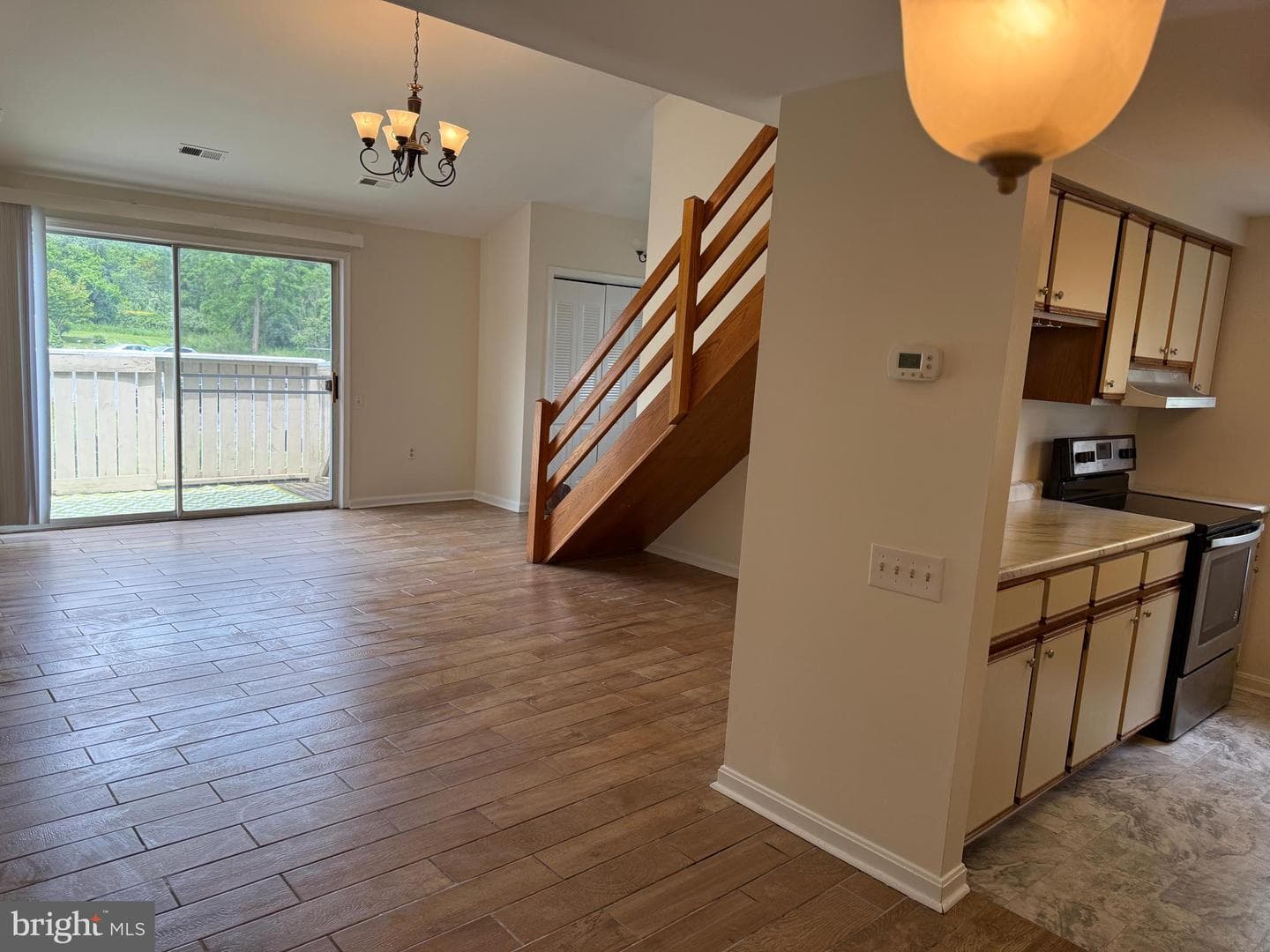 1538 Kensington Drive photo 7