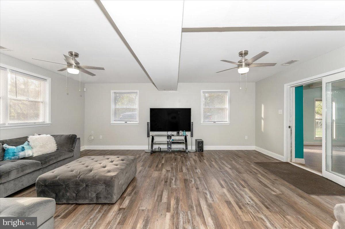 20504 Jefferson Boulevard photo 33