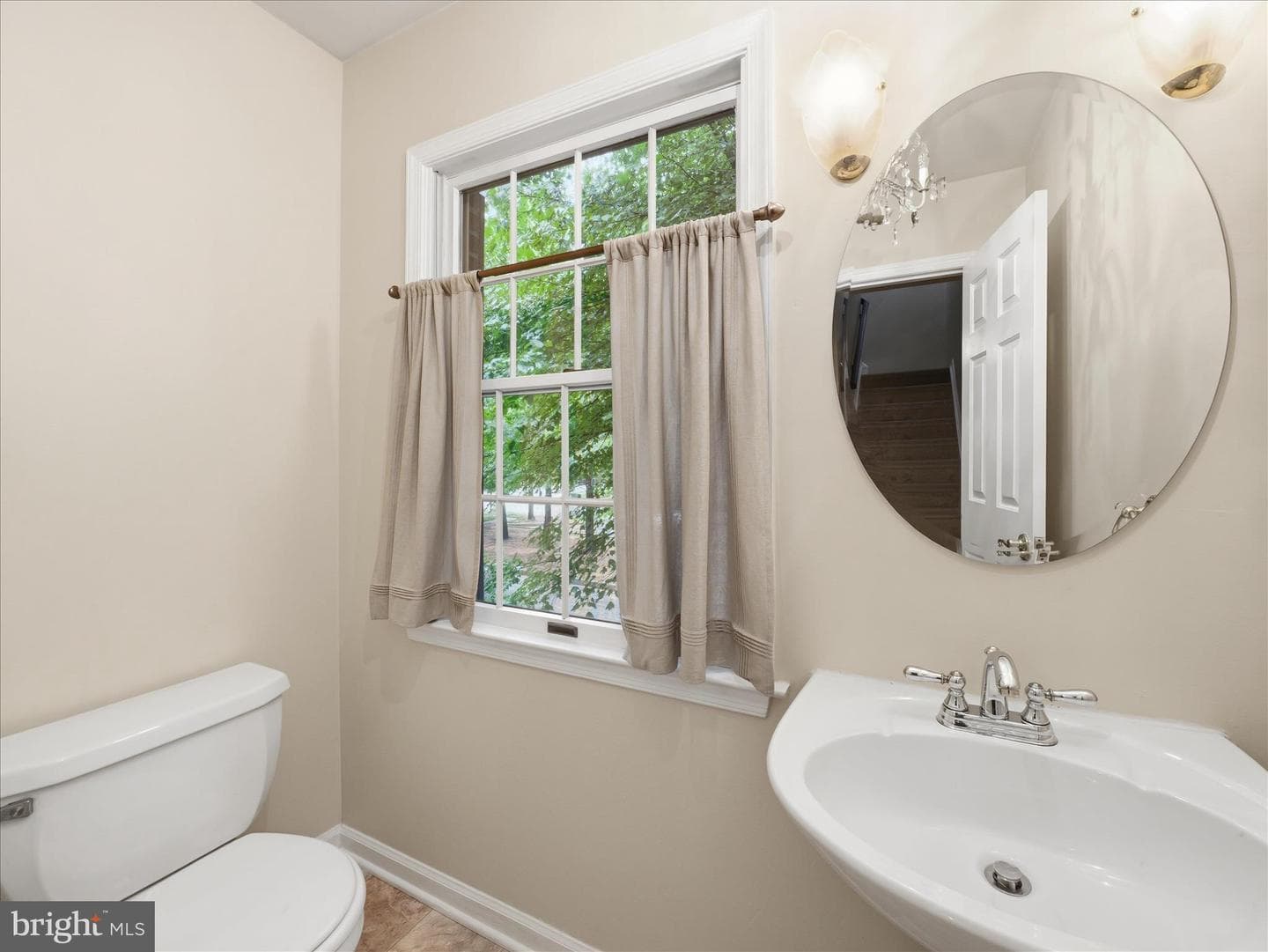 1002 Lindsay Lane photo 19