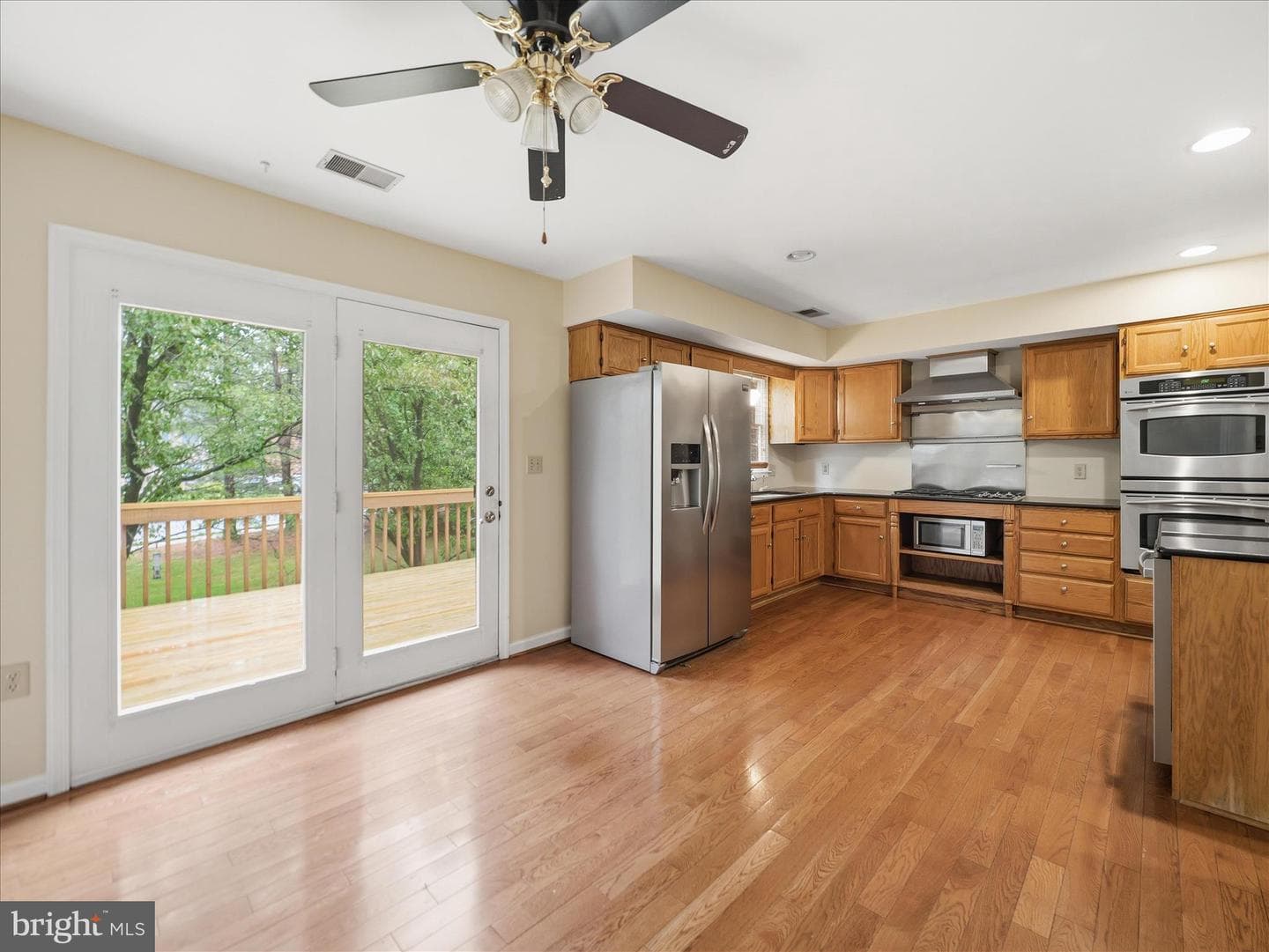 1002 Lindsay Lane photo 9