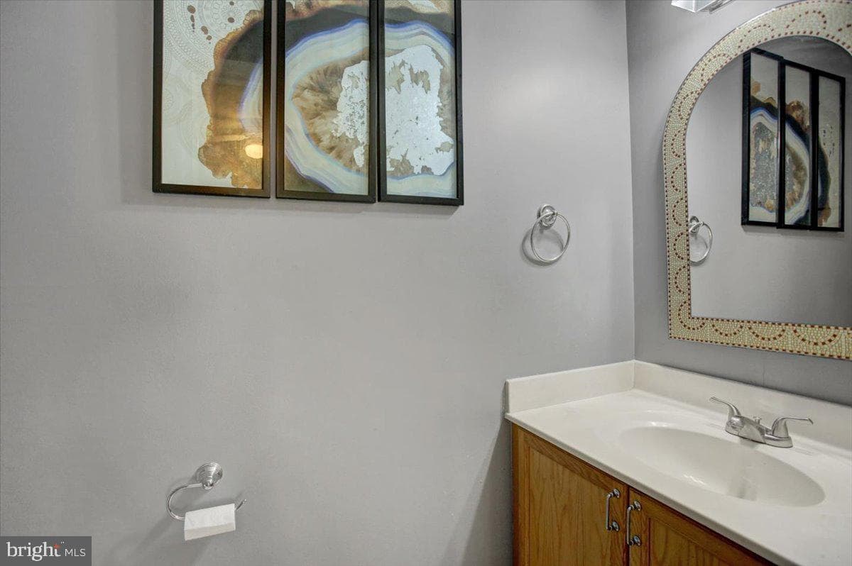 1153 Lindsay Ln photo 10