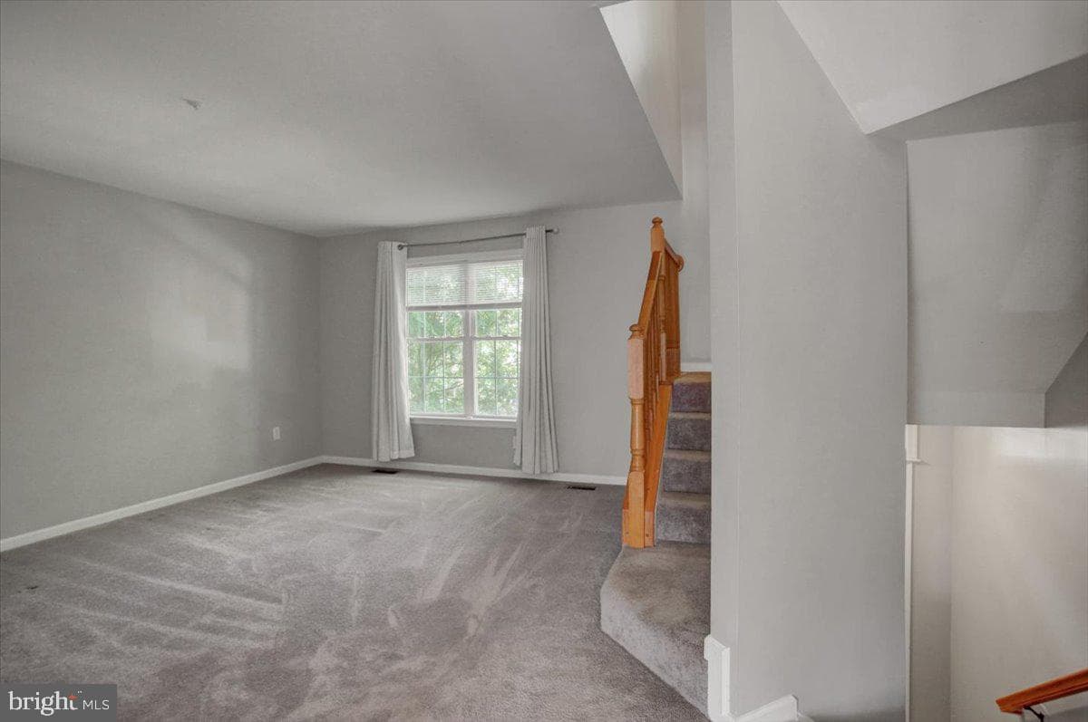 1153 Lindsay Ln photo 13