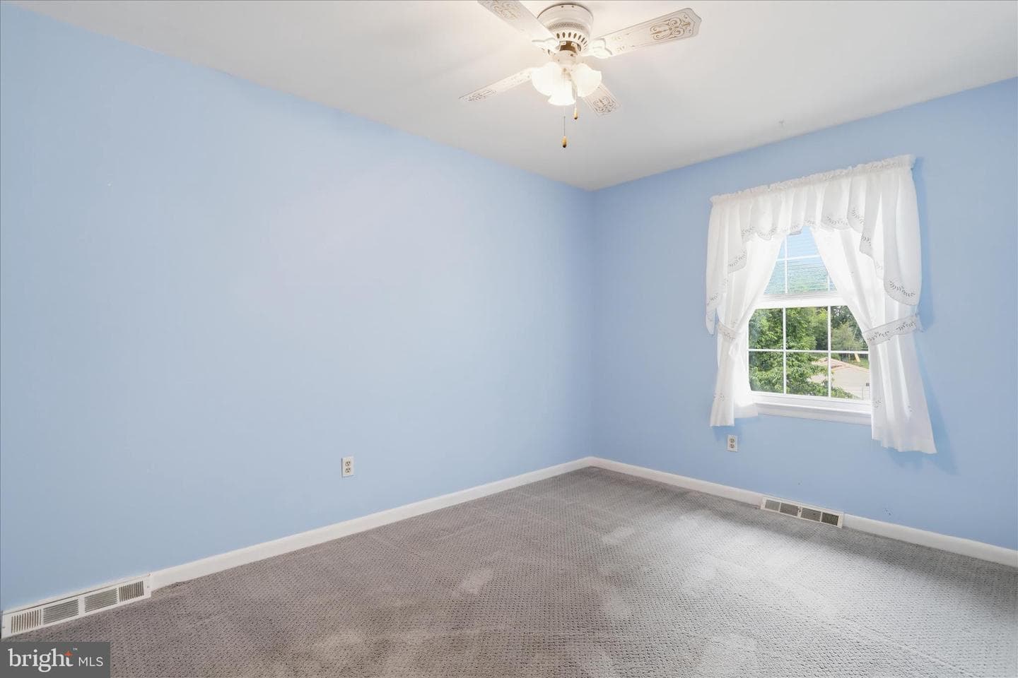 17813 Greentree Terrace photo 16