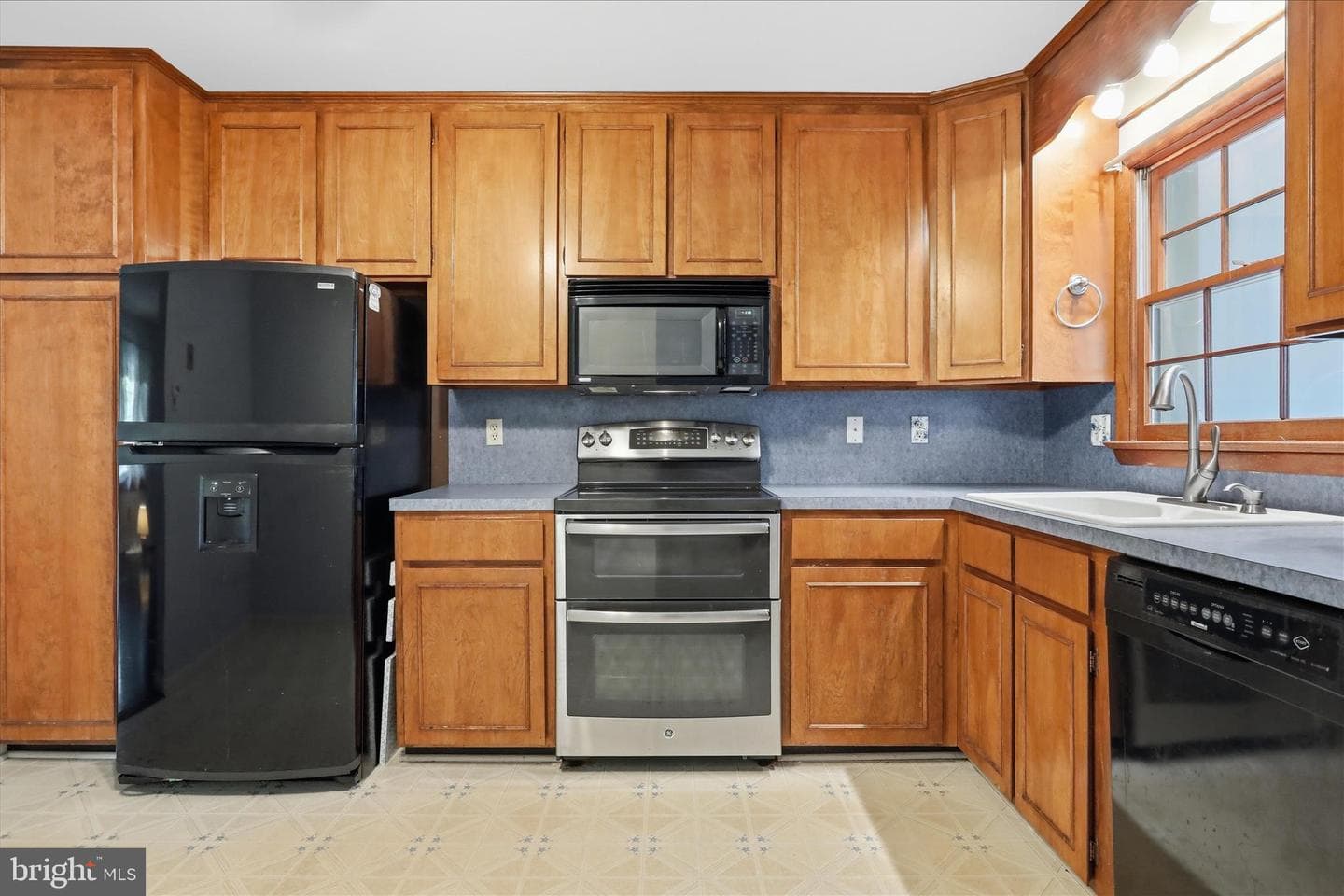 17813 Greentree Terrace photo 6