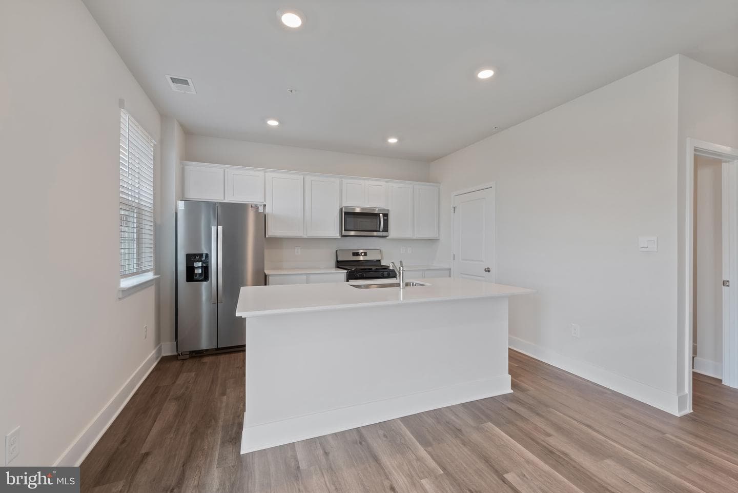 1216 Moller Avenue photo 27