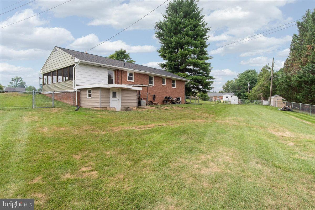 10602 Oaktree Circle photo 27