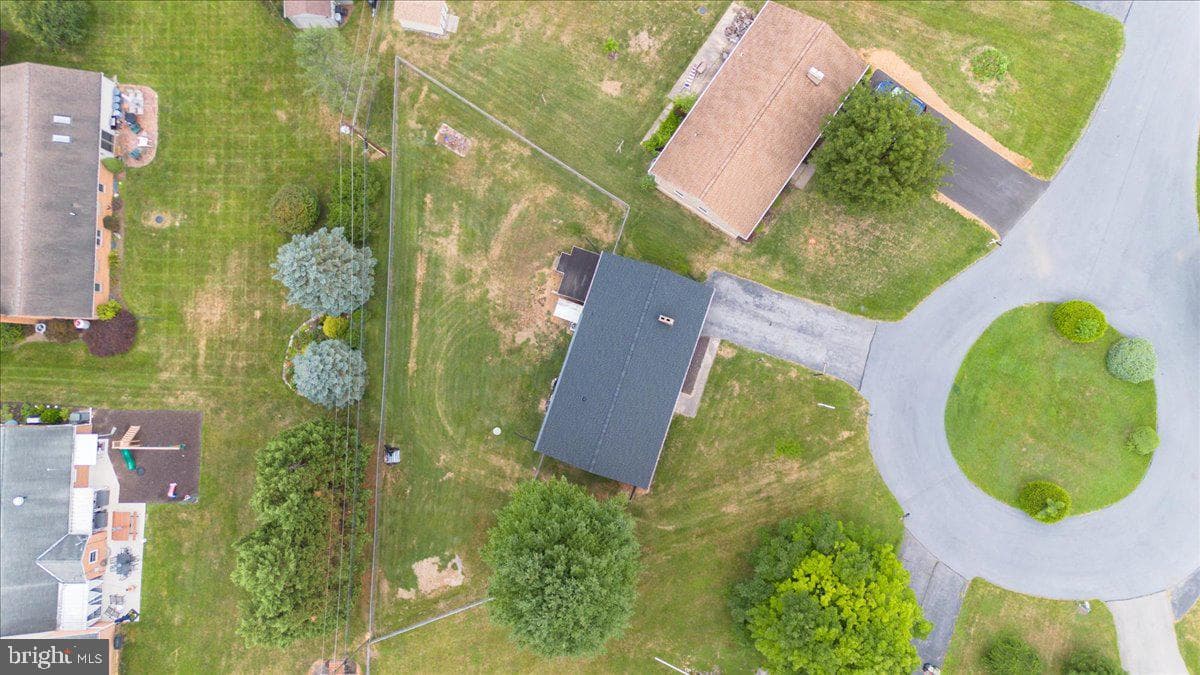 10602 Oaktree Circle photo 31