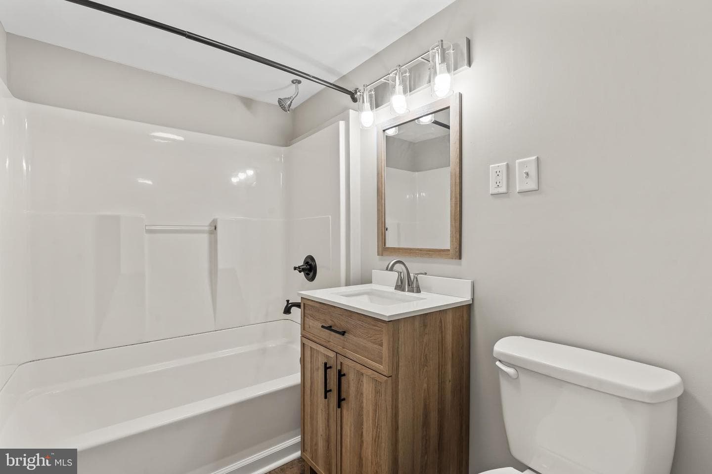 527 W Wilson Boulevard photo 20