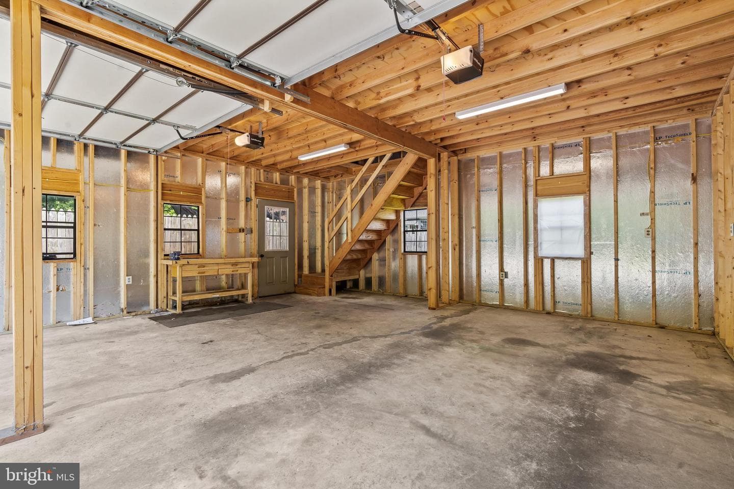 527 W Wilson Boulevard photo 34