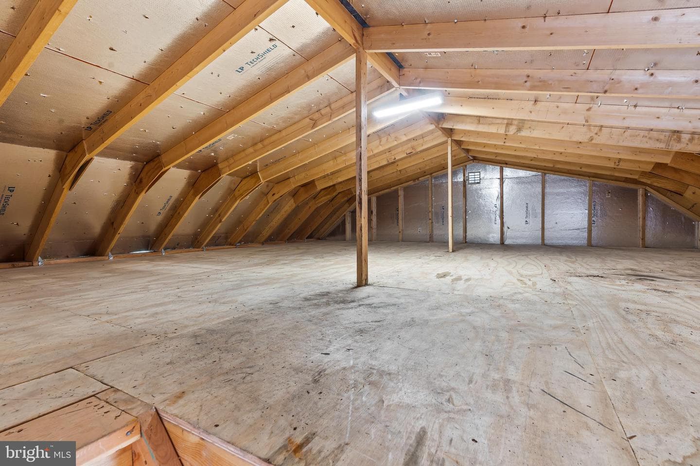 527 W Wilson Boulevard photo 35