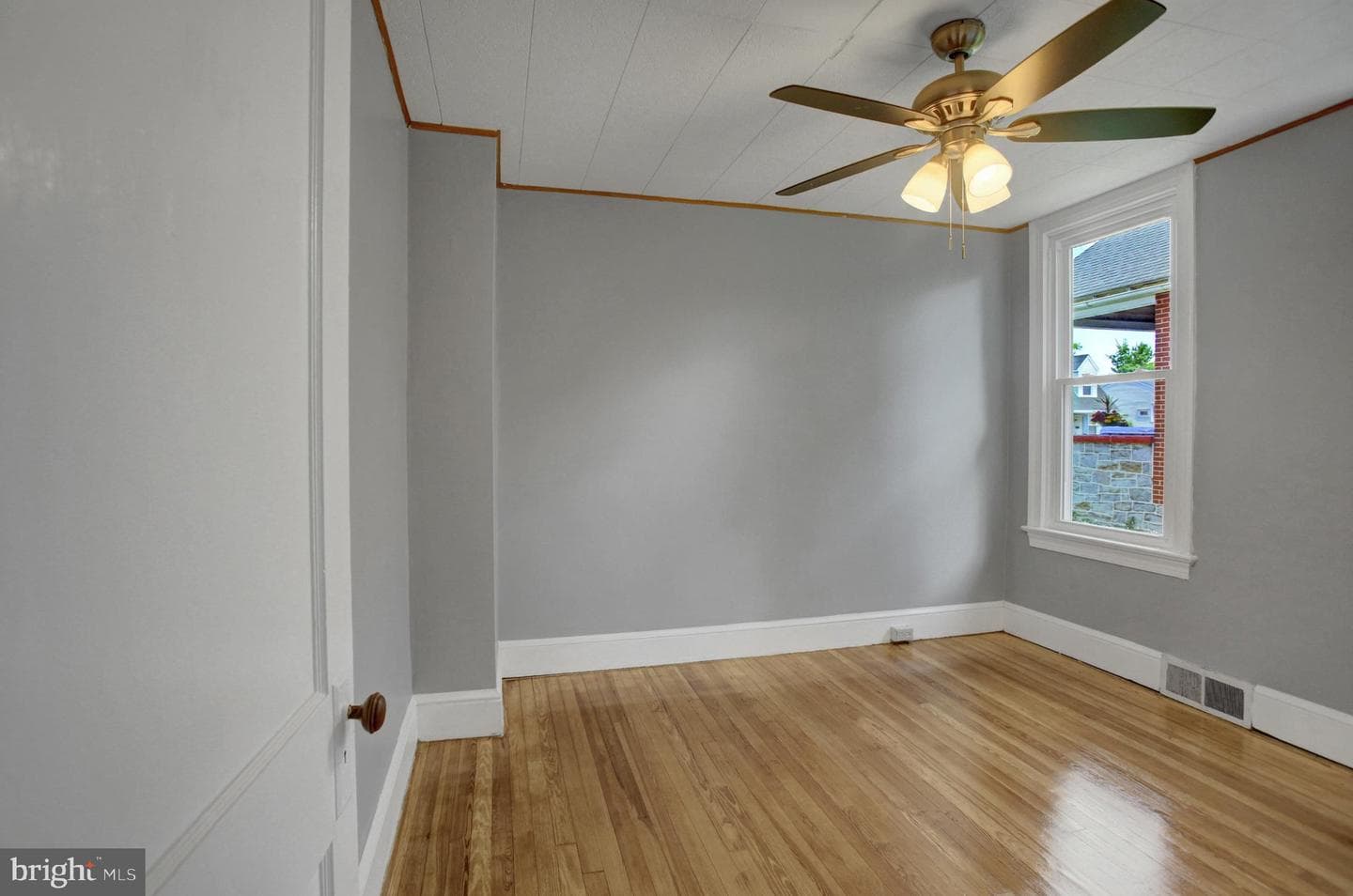 846 Guilford Avenue photo 20