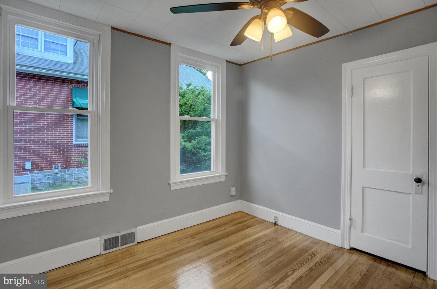 846 Guilford Avenue photo 21