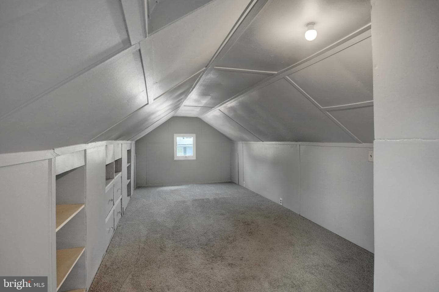 846 Guilford Avenue photo 28
