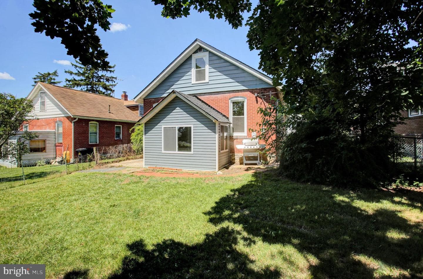 846 Guilford Avenue photo 40