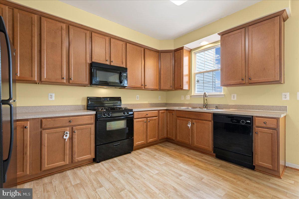 12921 Yellow Jacket Road photo 19