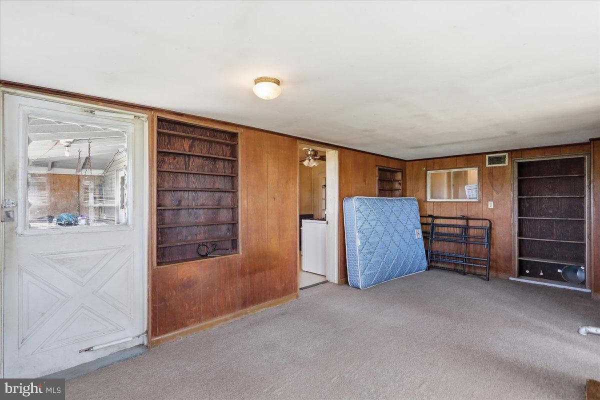 13844 Clear Spring Rd photo 4
