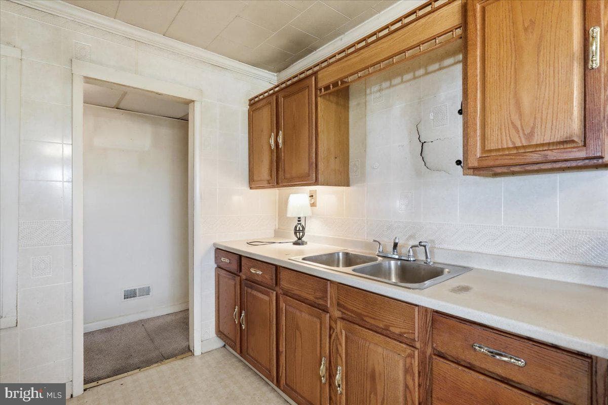 13844 Clear Spring Rd photo 8